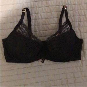 Victoria’s Secret bra 36D